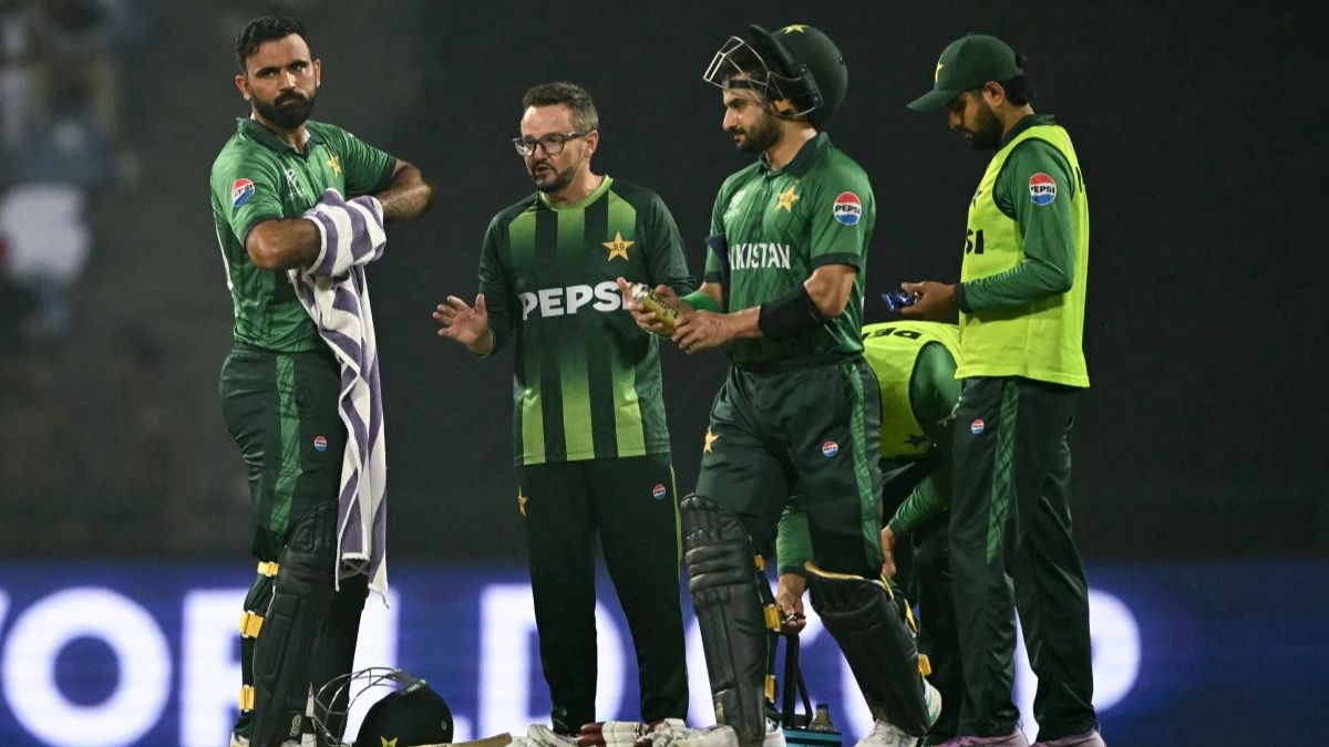पांच रन की जीत भी नहीं बचा सकी पाकिस्तान को, नेट रन रेट ने रोका सेमीफाइनल का रास्ता